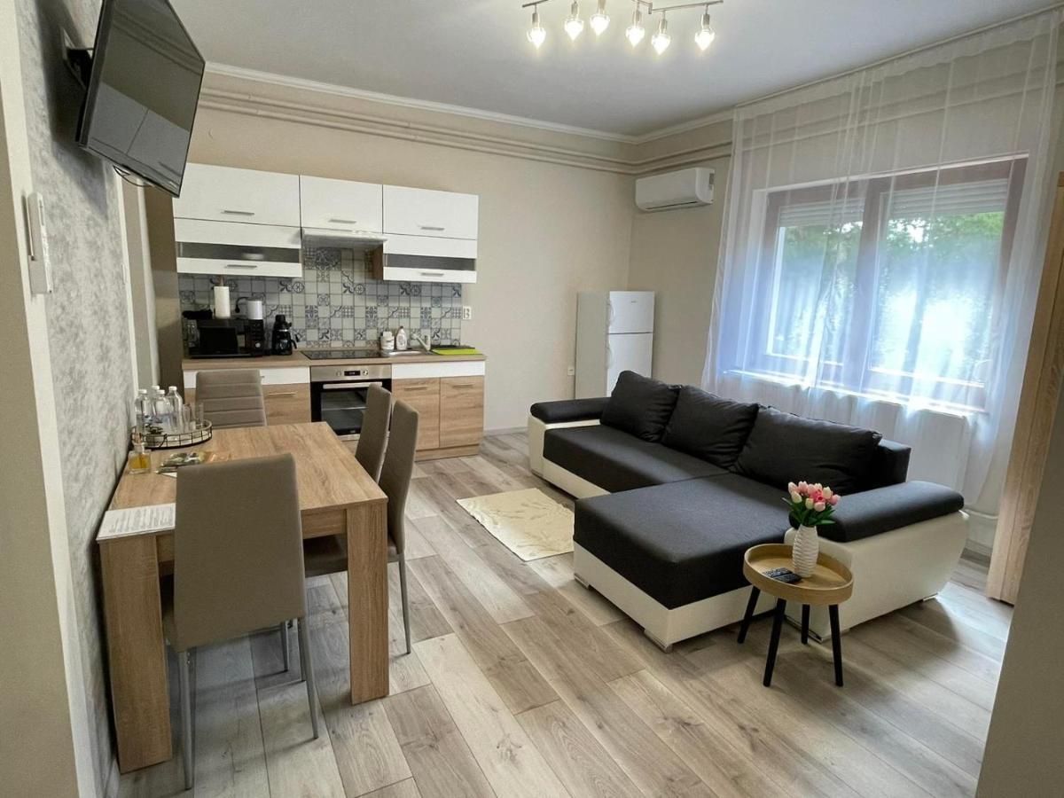 Tulipan Apartman Mako Exterior photo